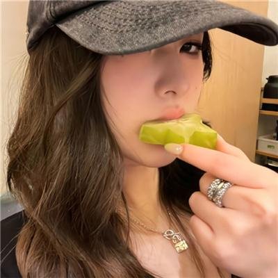 阿鹦爱说笑